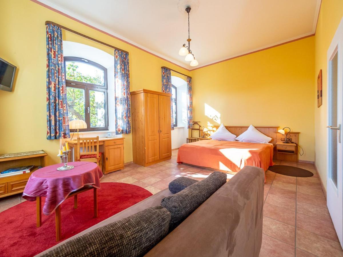 Hotel Kleinkunstbuehne Zur Post Beim John In Obing Extérieur photo